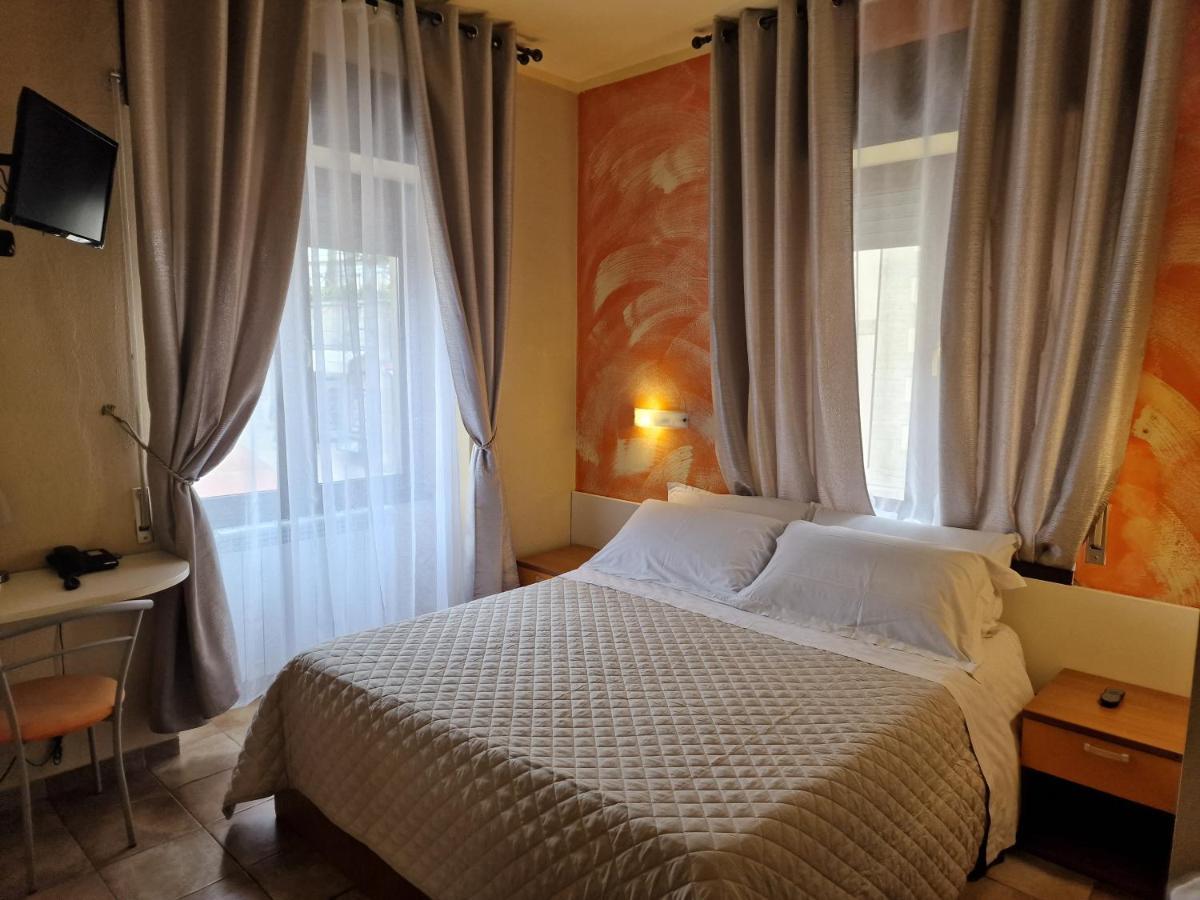 סאן מרינו Hotel La Rocca מראה חיצוני תמונה