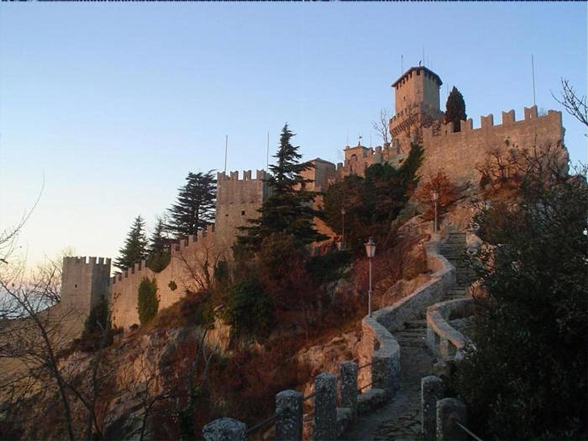 סאן מרינו Hotel La Rocca מראה חיצוני תמונה